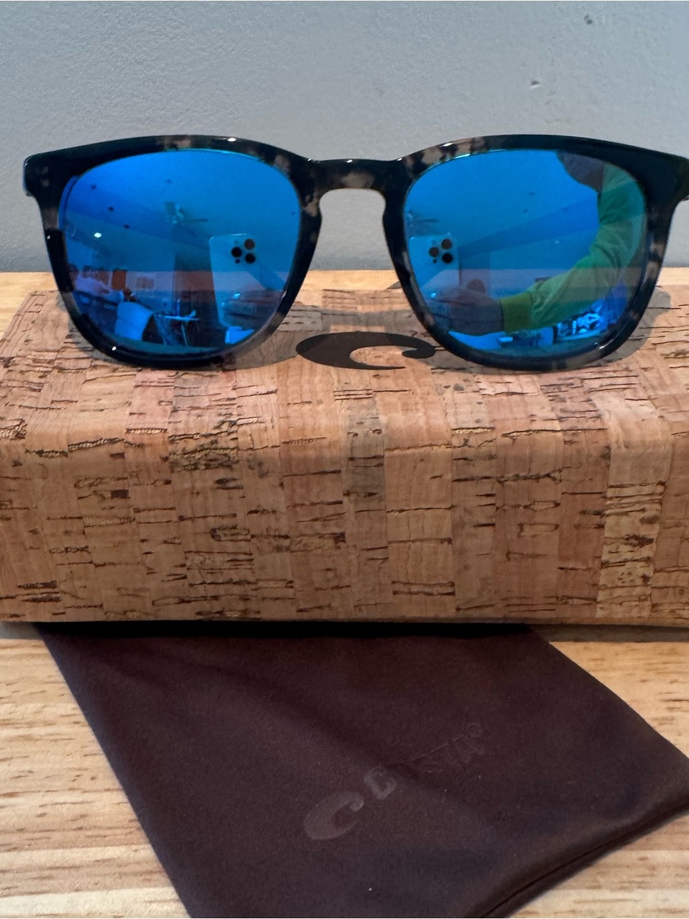 Costa Del Mar Sullivan SUL 223 Blue Mirror 580G Polarized Sunglasses Case